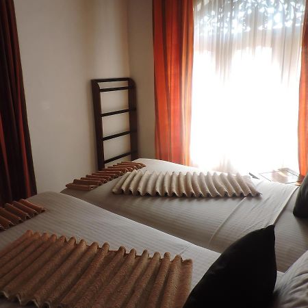Samaya Beach Hotel Unawatuna Bagian luar foto