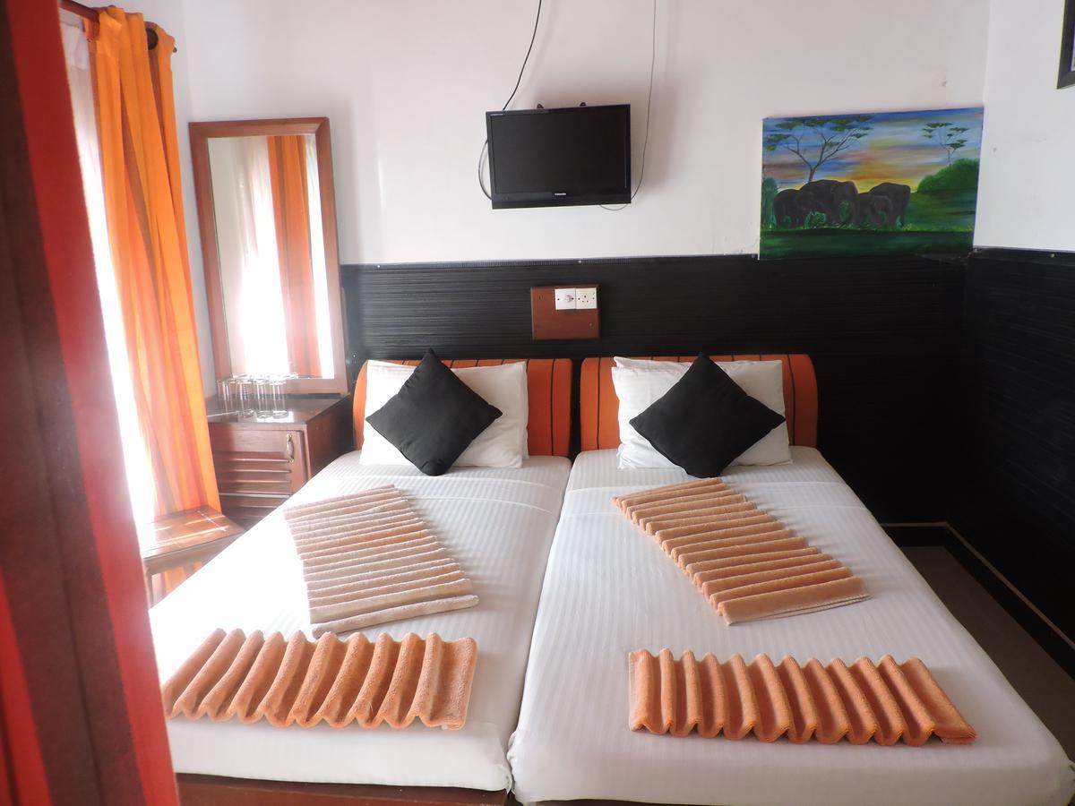 Samaya Beach Hotel Unawatuna Bagian luar foto