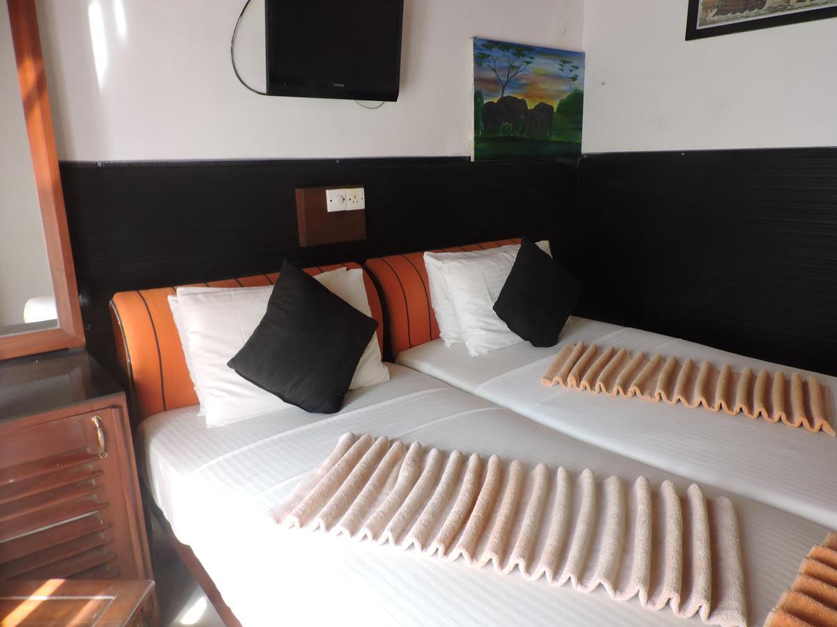 Samaya Beach Hotel Unawatuna Bagian luar foto