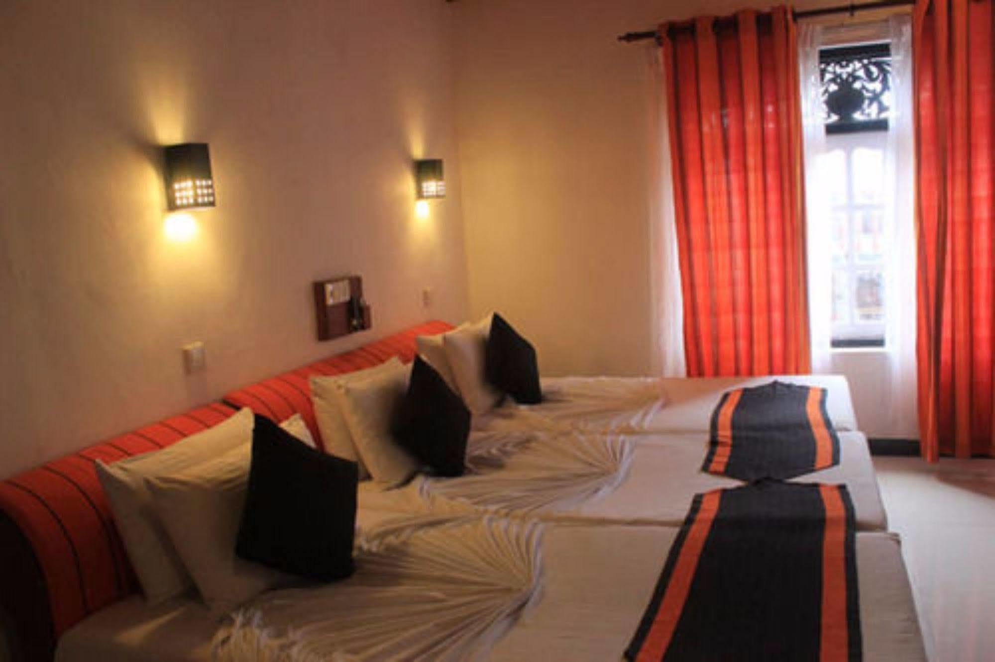 Samaya Beach Hotel Unawatuna Bagian luar foto